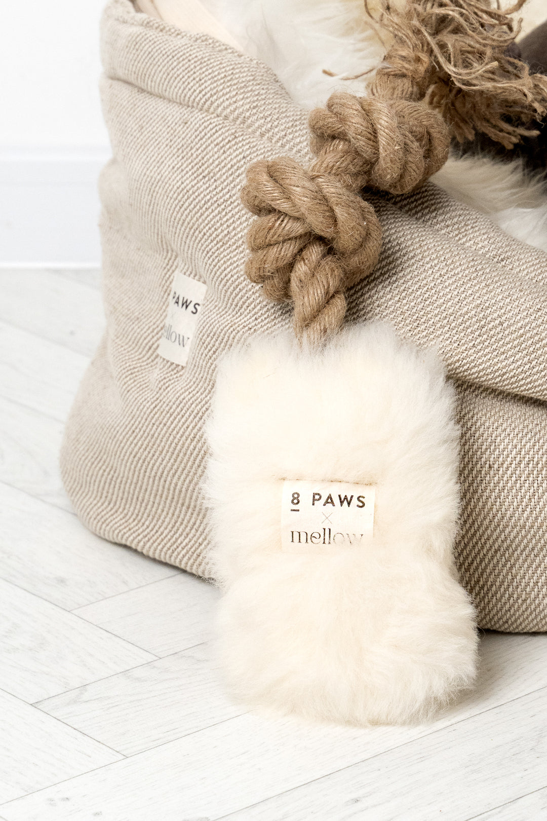 Natural Wollen Tug Toy from 8 Paws X Mellow